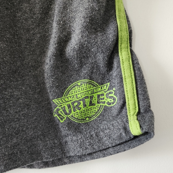 Sz5 Nickelodeon gray & green Ninja Turtles shorts‎ - Picture 9 of 10